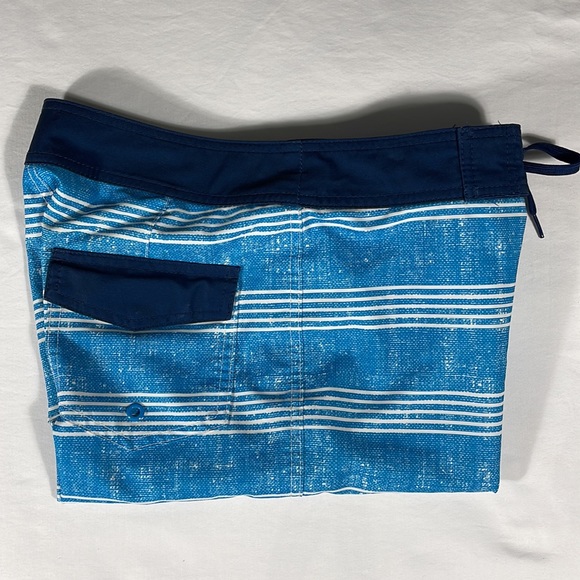 Mossimo Supply mens blue horizontal stripe board shorts swim trunks - size 28 - Picture 10 of 10